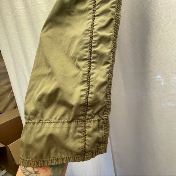 Ann Taylor cargo capris - Picture 6 of 10